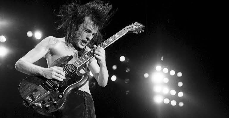 لید گیتاریست ACDC | Angus Young